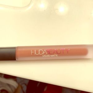 Huda Trendsetter Matte Lipstick